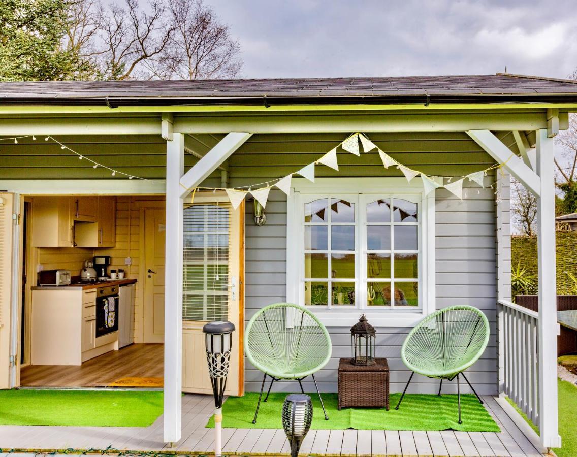The Retreat Log Cabin Sudbury  Bagian luar foto